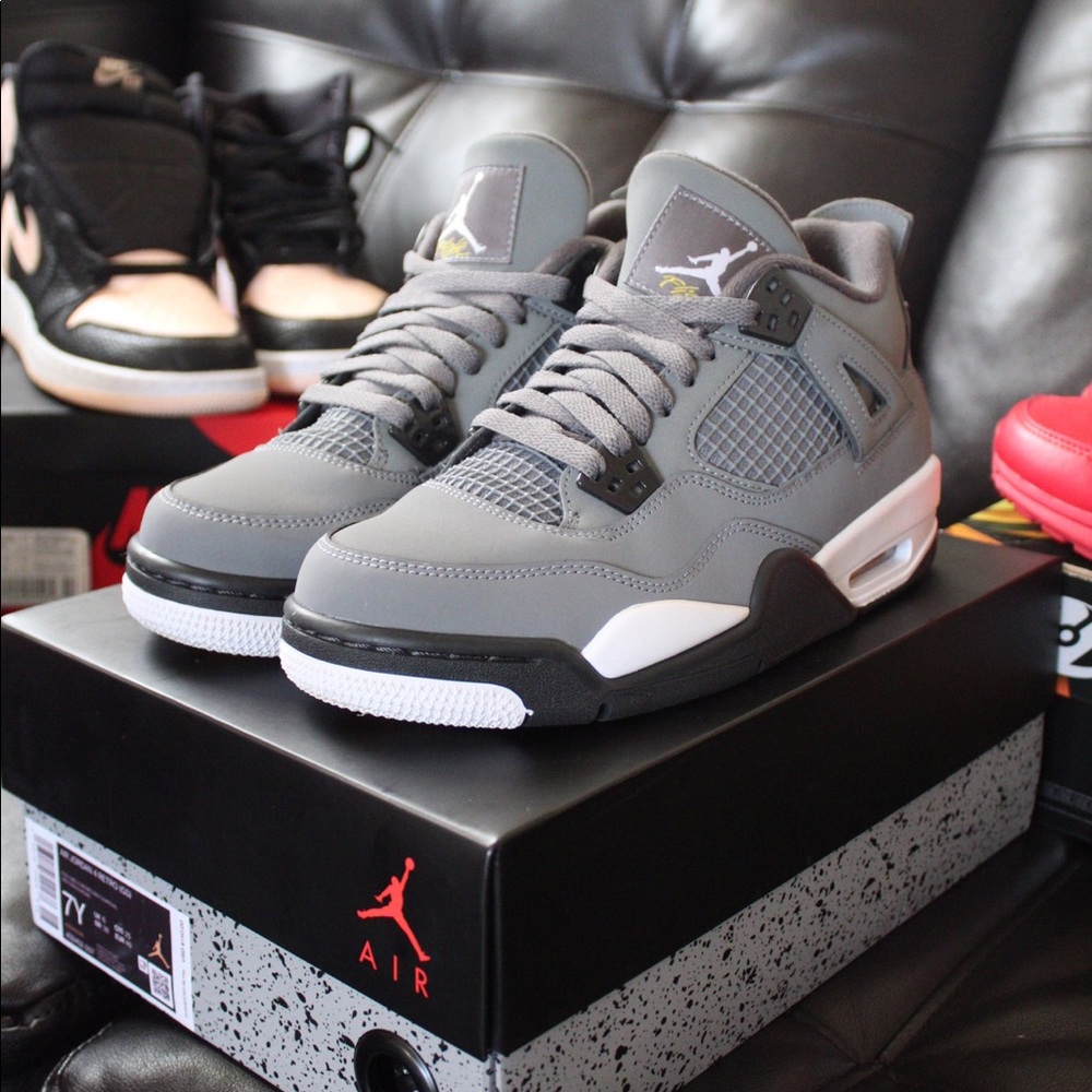 Air Jordan Cool Grey 4s